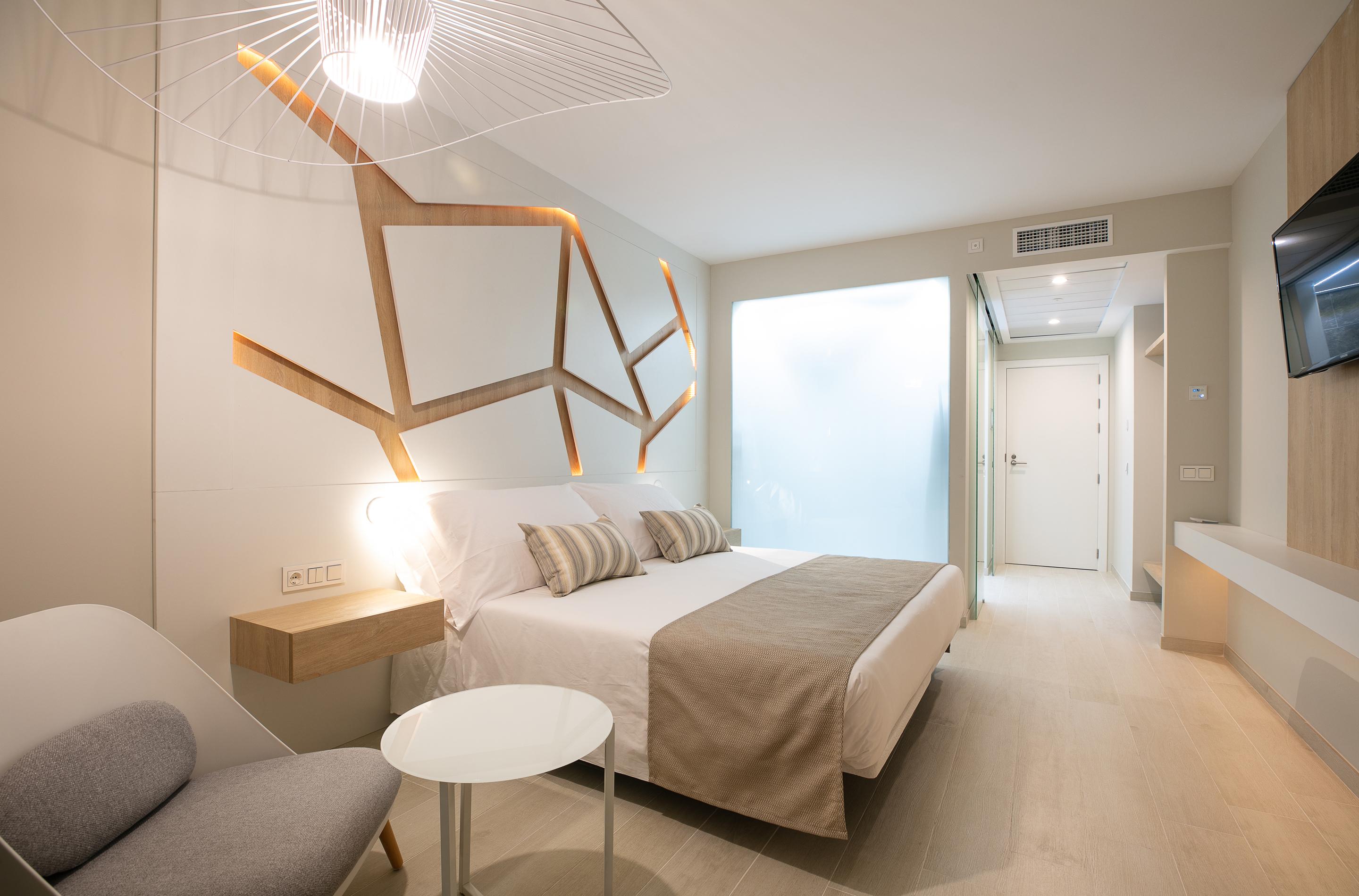 The Ibiza Twiins - 4* Sup Otel Playa d'en Bossa Oda fotoğraf
