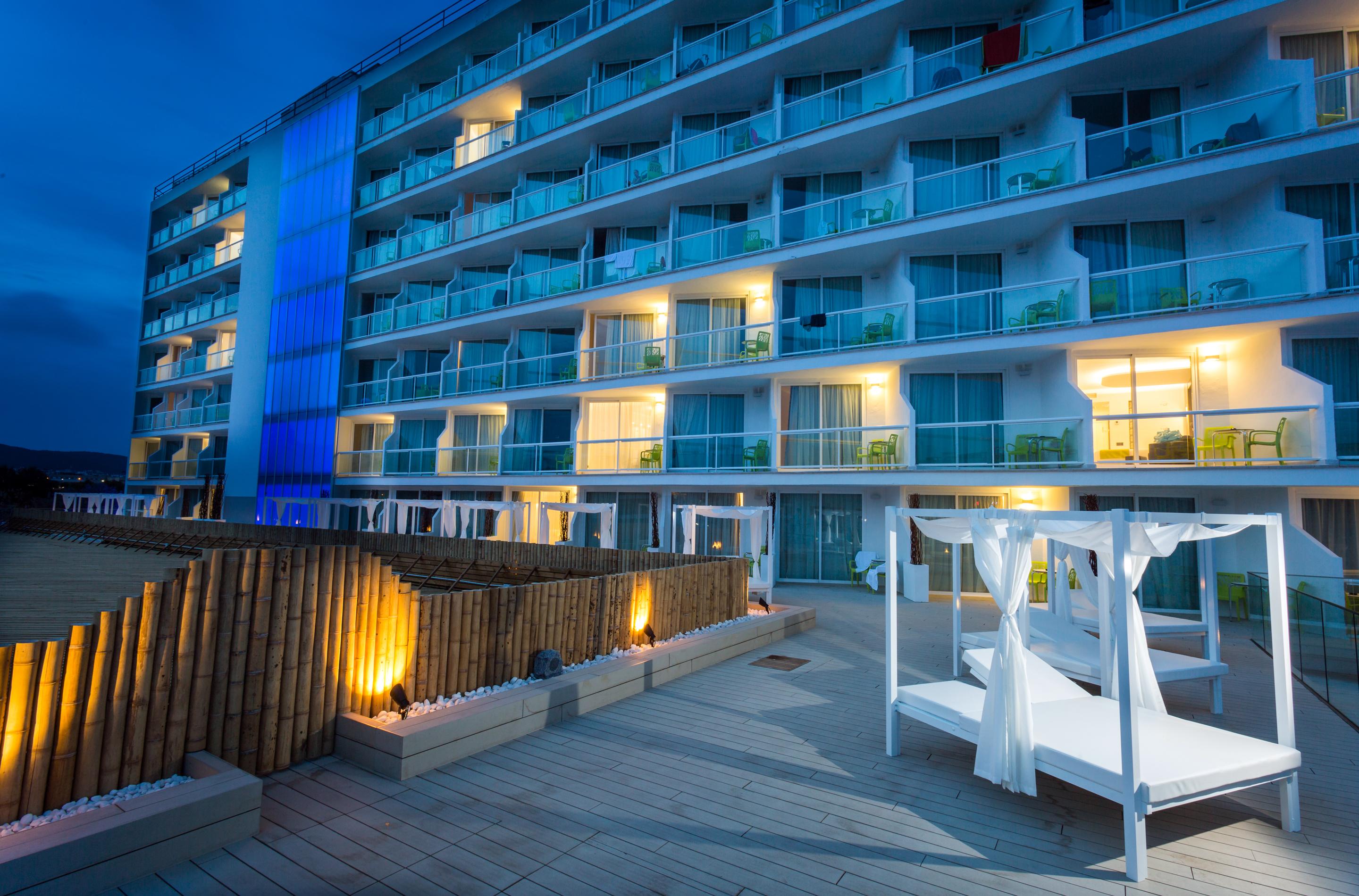 The Ibiza Twiins - 4* Sup Otel Playa d'en Bossa Dış mekan fotoğraf