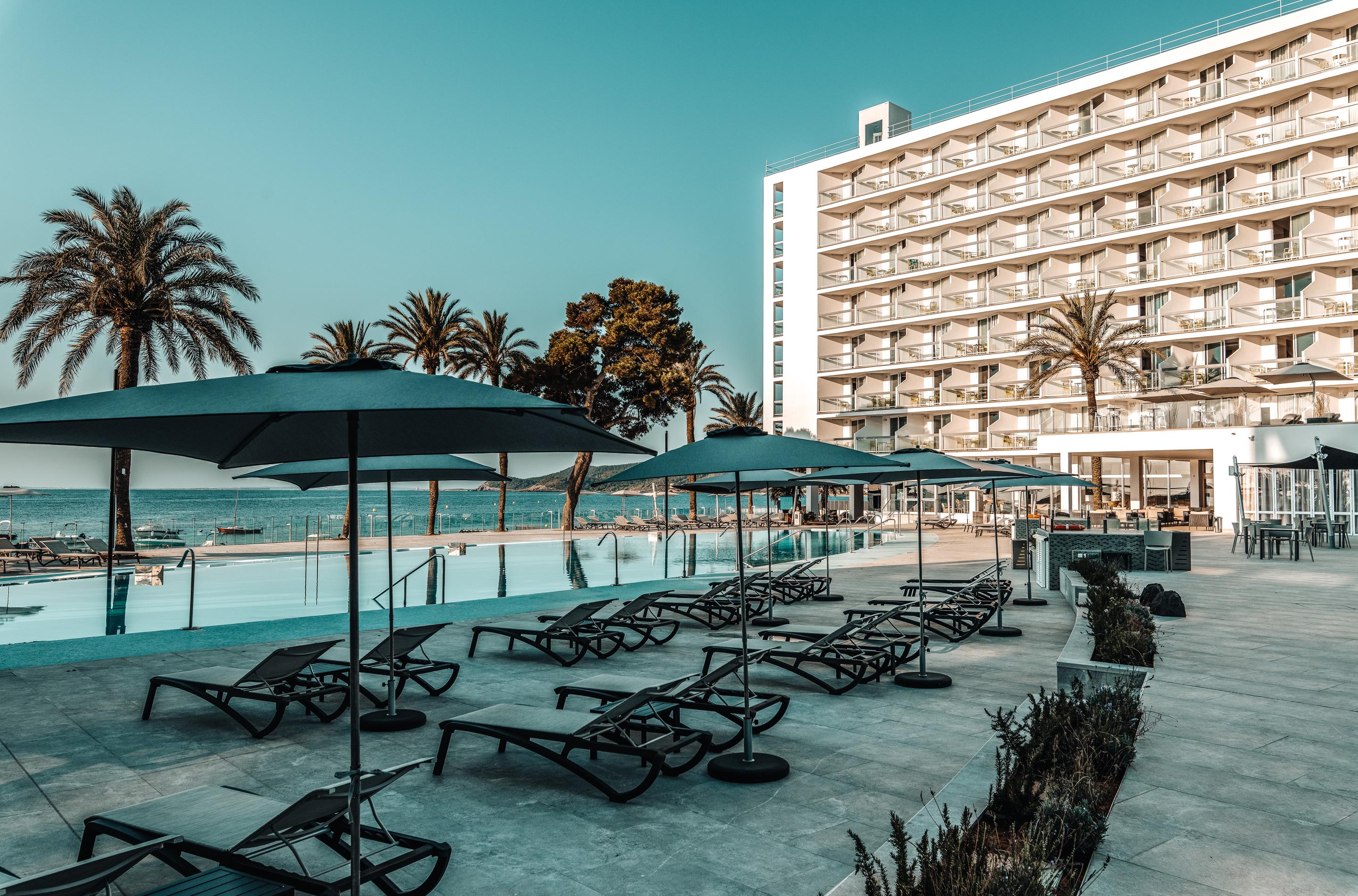 The Ibiza Twiins - 4* Sup Otel Playa d'en Bossa Dış mekan fotoğraf