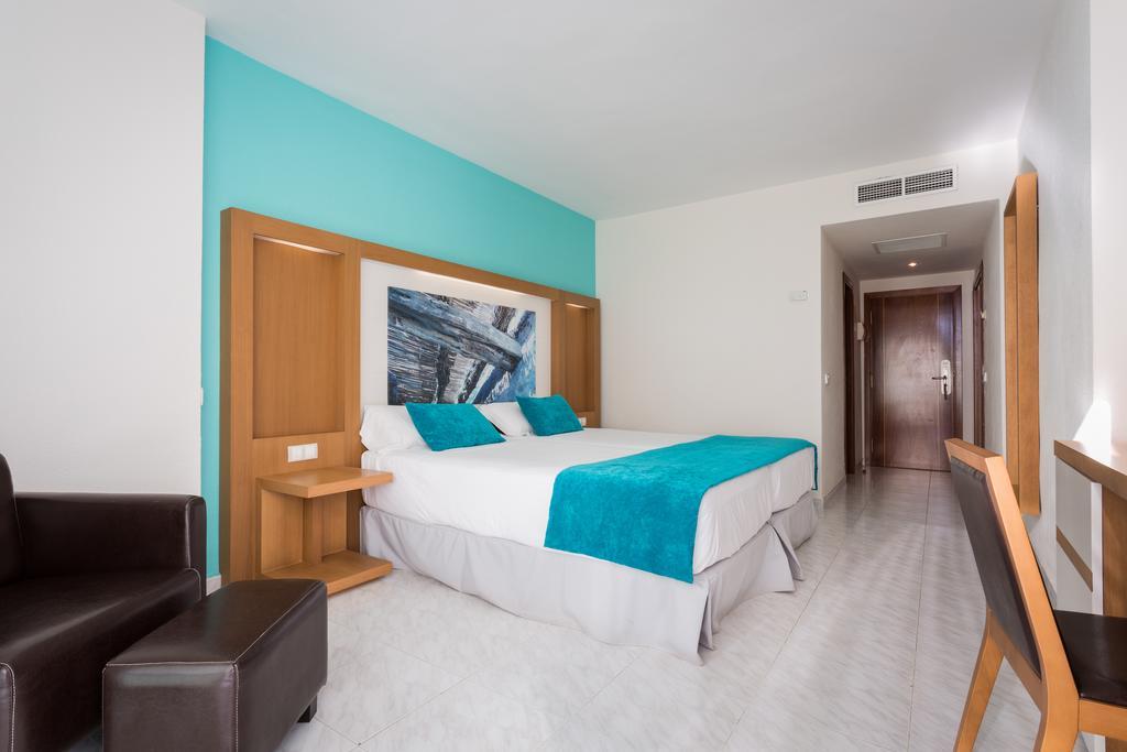 The Ibiza Twiins - 4* Sup Otel Playa d'en Bossa Dış mekan fotoğraf
