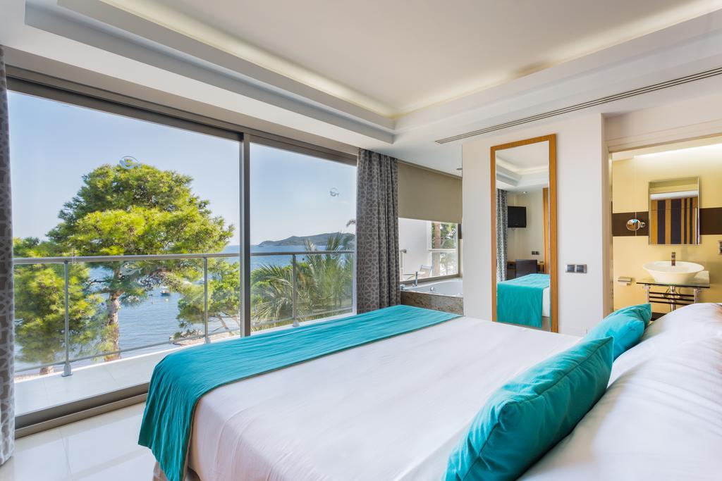 The Ibiza Twiins - 4* Sup Otel Playa d'en Bossa Dış mekan fotoğraf