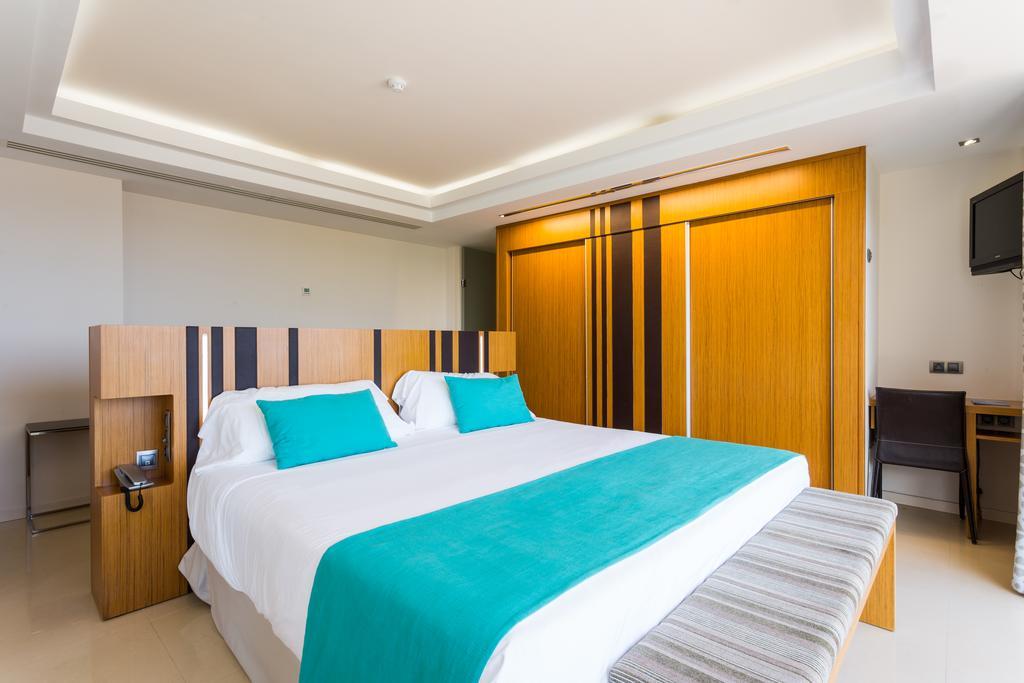 The Ibiza Twiins - 4* Sup Otel Playa d'en Bossa Dış mekan fotoğraf
